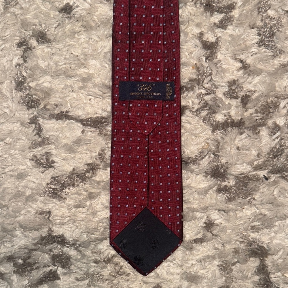 Brooks Brothers Red Geometric Silk Tie